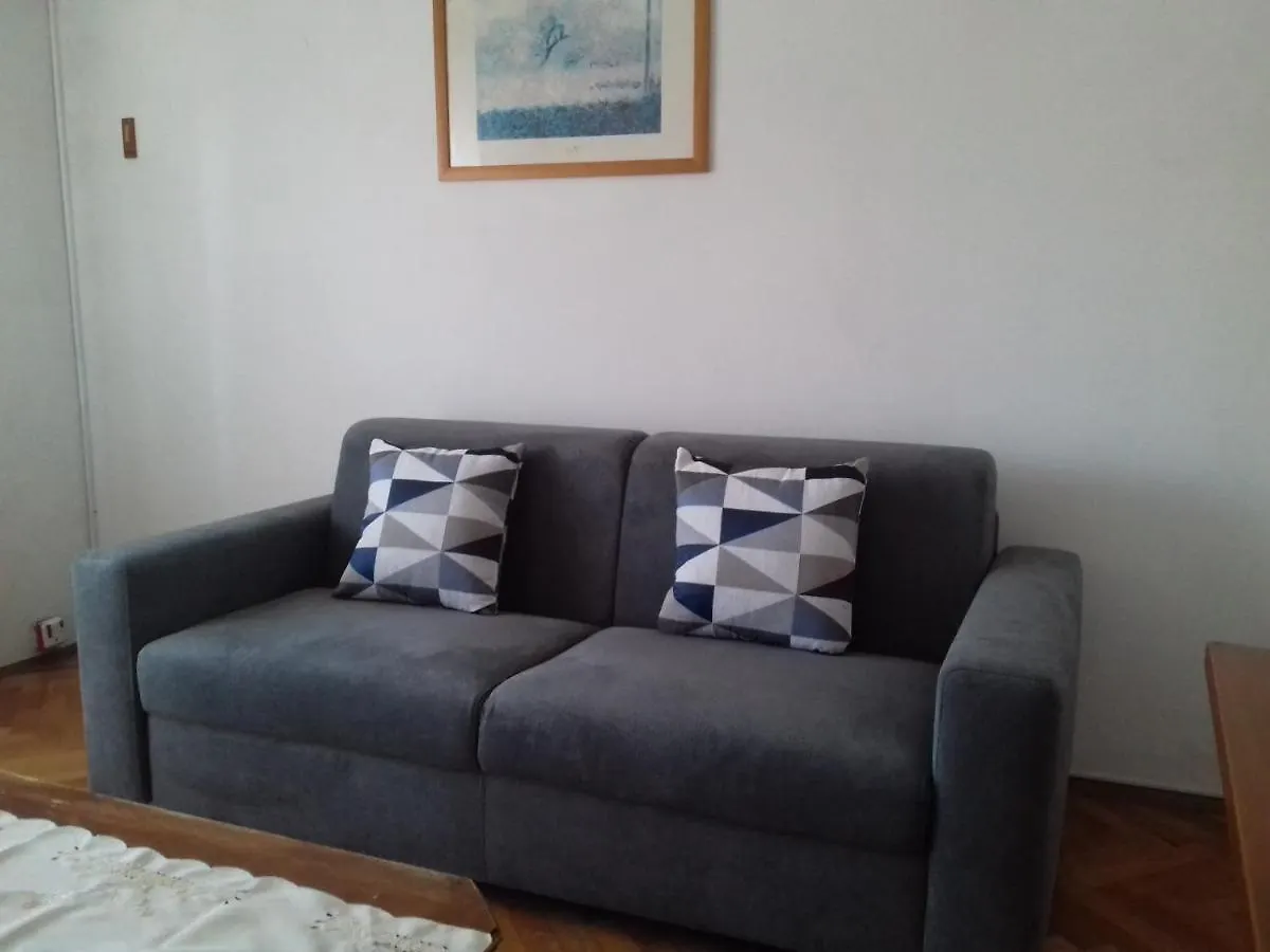 Apartment Dragan Pula 0*,  Croatie